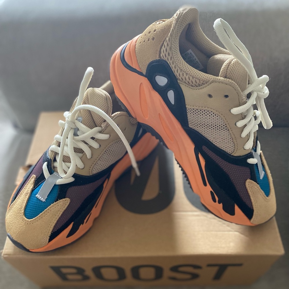 Yeezy boost 700